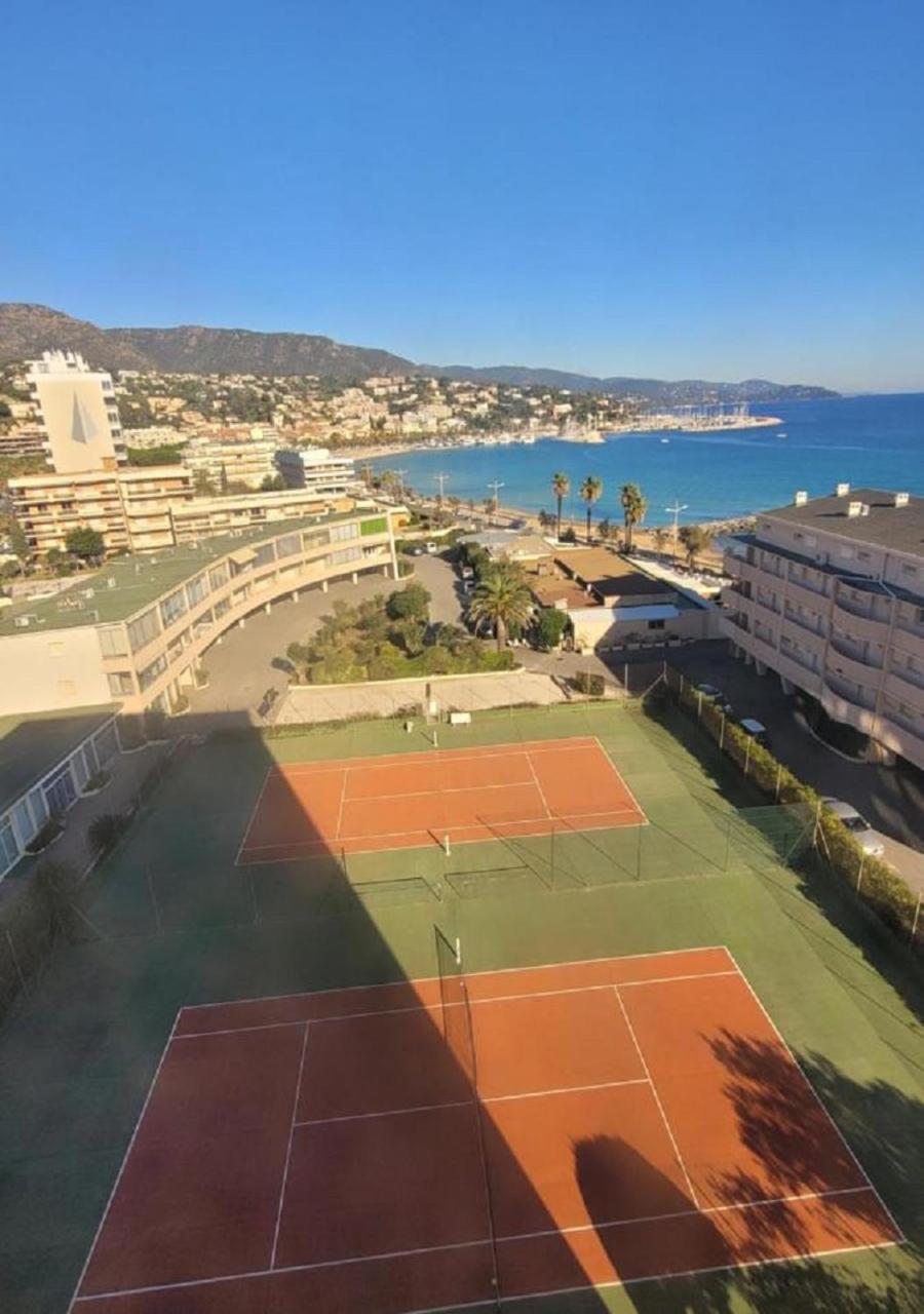 Apartment Direct *